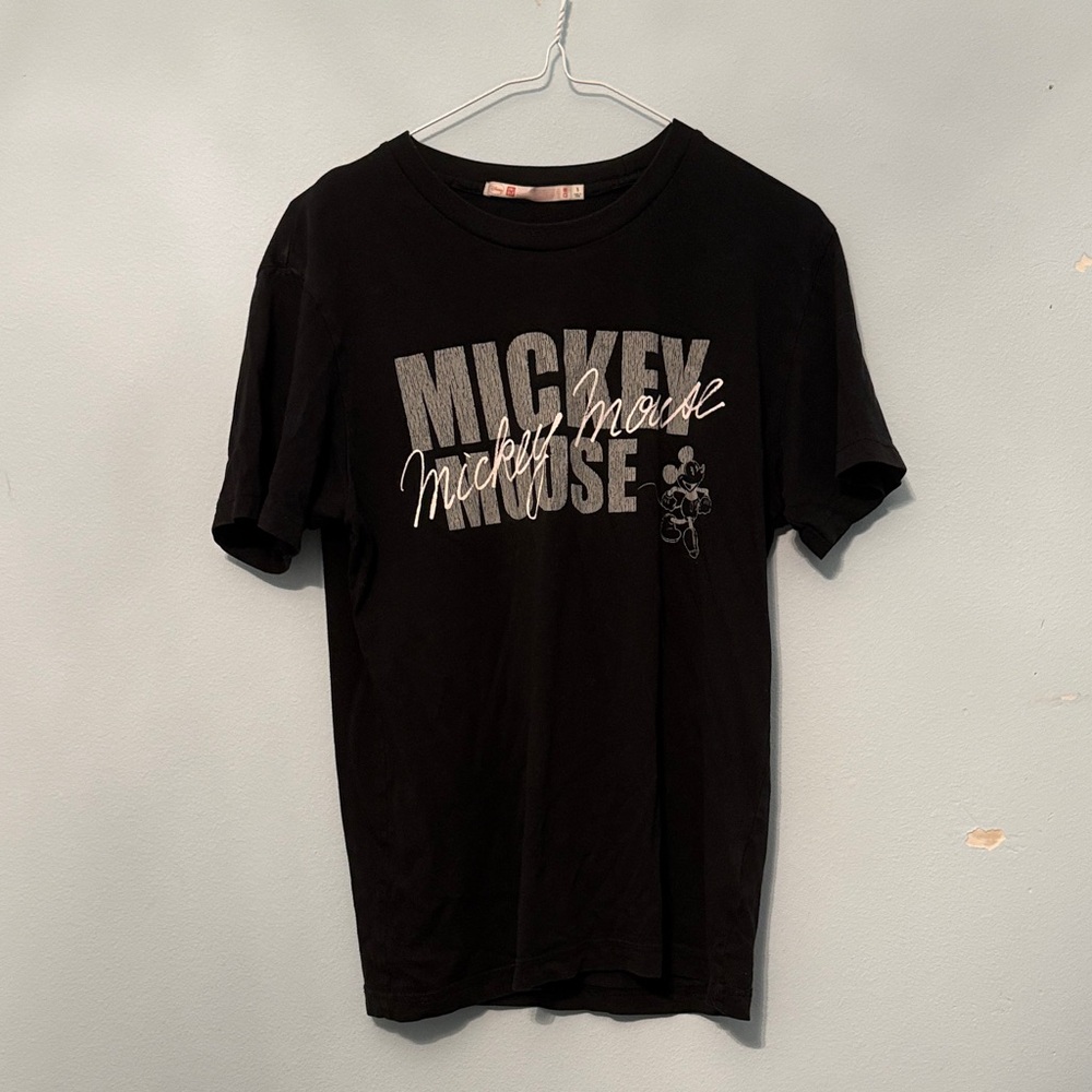 Disney Black T-Shirt by Uniqlo
